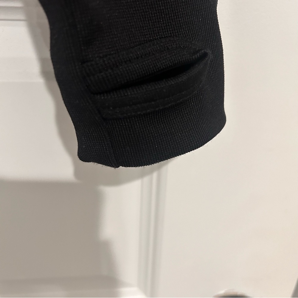 GoPro Zip-Up Jacket with Hood and Thumb Holes Size Small - Picture 5 of 7